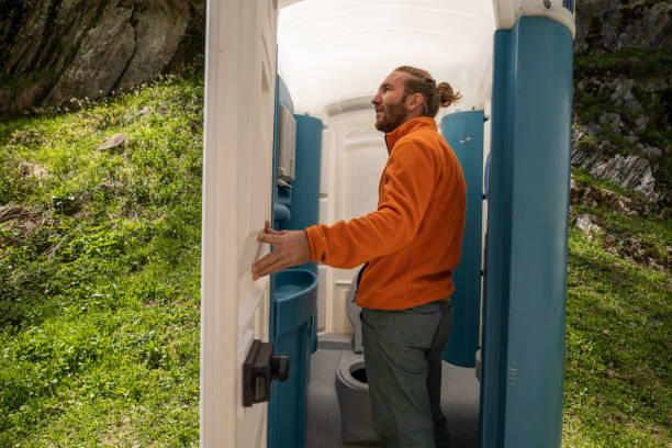 Portable Toilet Options We Offer in Follansbee, WV